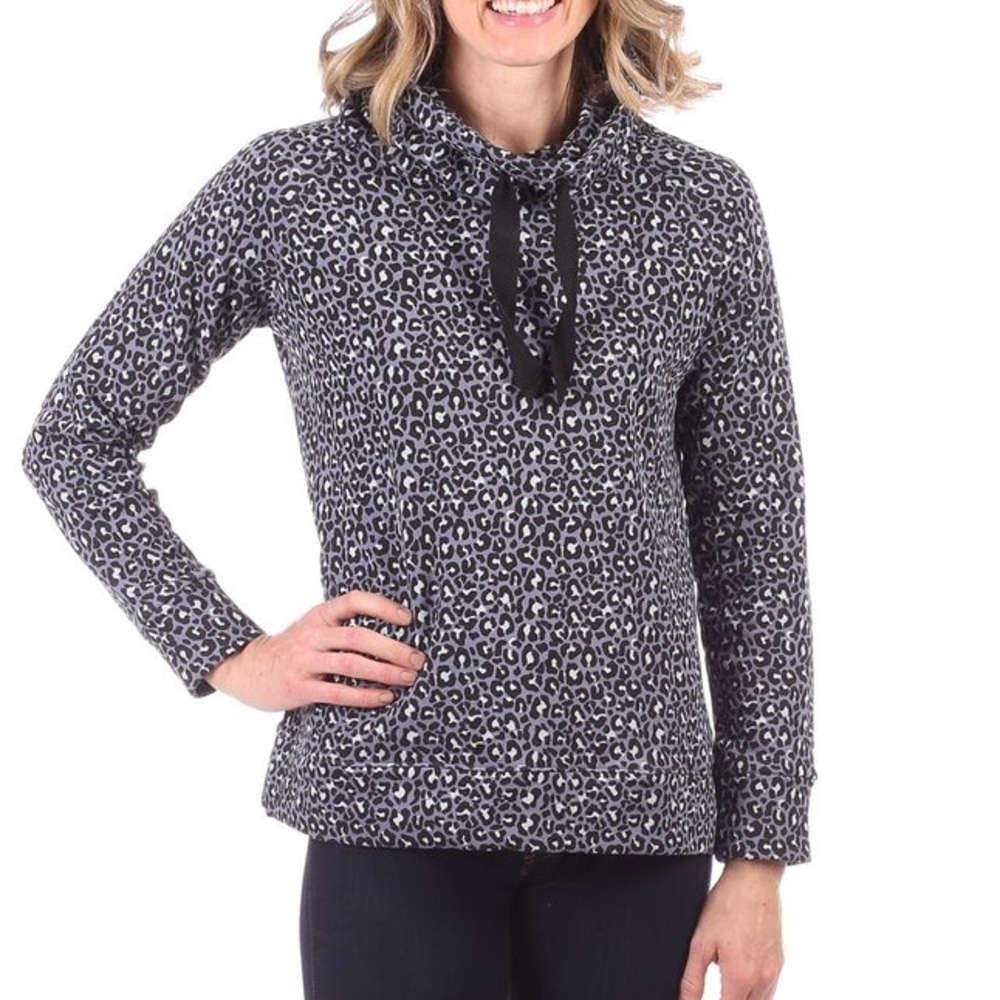 Duffield Lane Finley Funnel Neck in Grey Leopard Size Medium